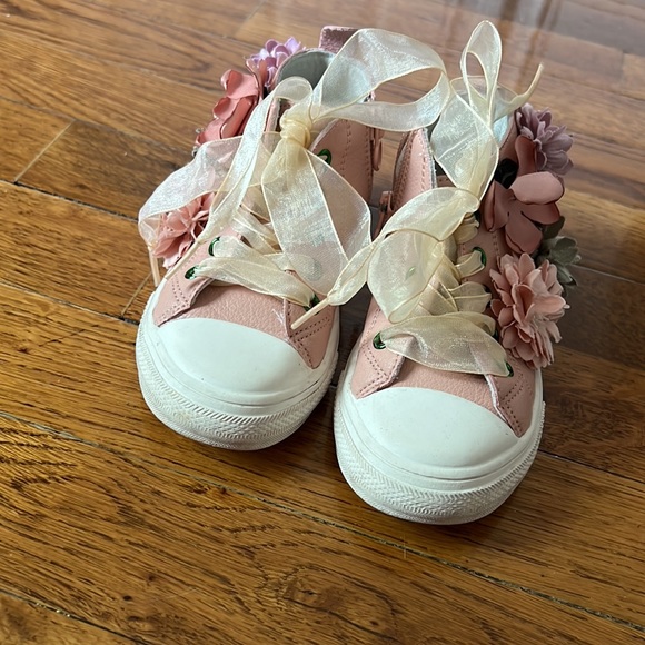 Pink sneakers - Picture 3 of 6